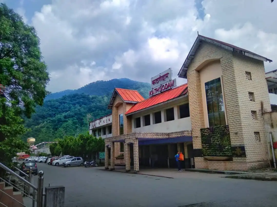 Kathgodam to Dehradun Taxi Service