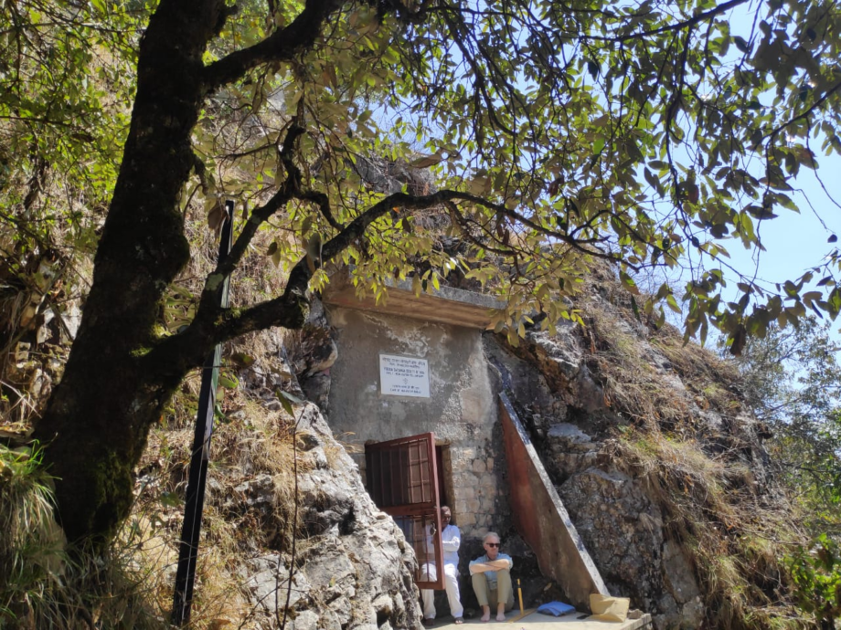 Kathgodam to Mahavatar Babaji Cave Taxi Service